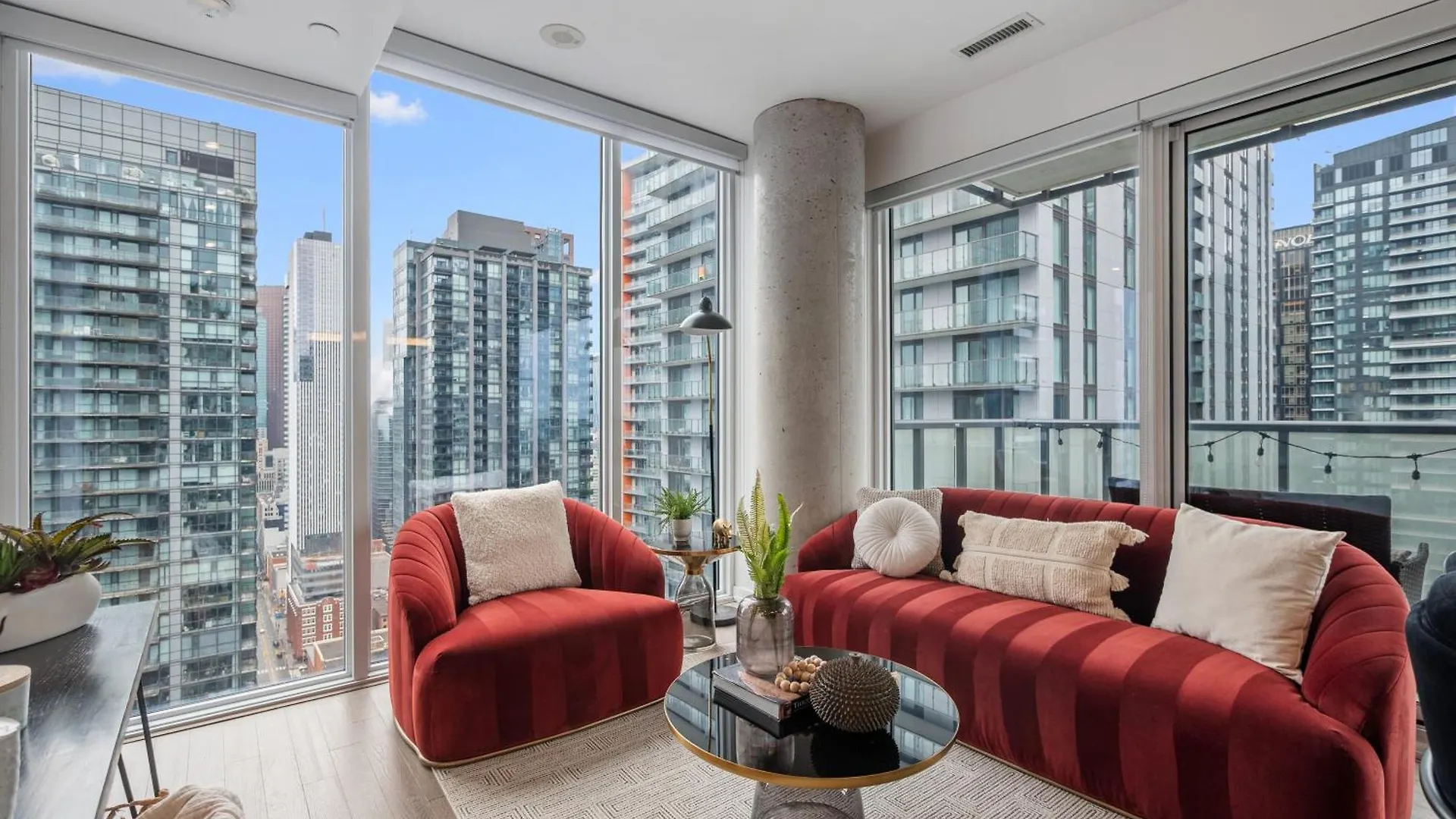 The Aventi Suites - Downtown Toronto - Across Tiff Bell Lightbox 0*,  Canada