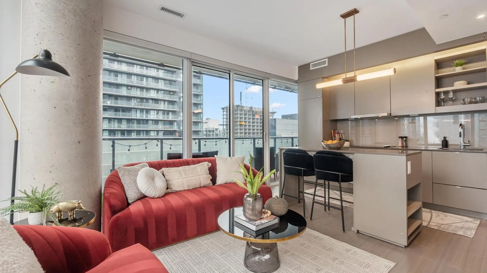 The Aventi Suites - Downtown Toronto - Across Tiff Bell Lightbox 0*,  Canada
