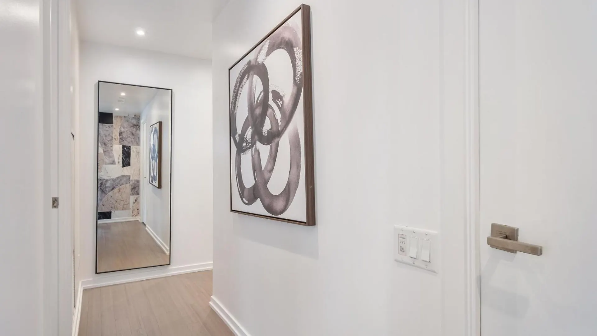 The Aventi Suites - Downtown Toronto - Across Tiff Bell Lightbox Apartment