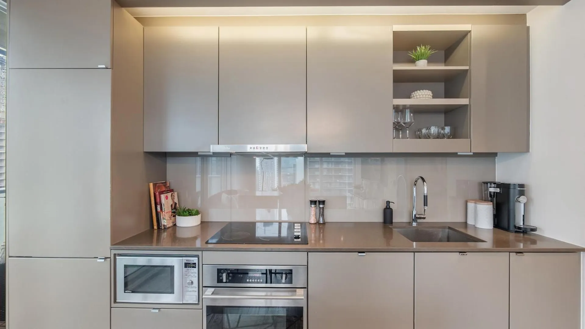 The Aventi Suites - Downtown Toronto - Across Tiff Bell Lightbox Lägenhet