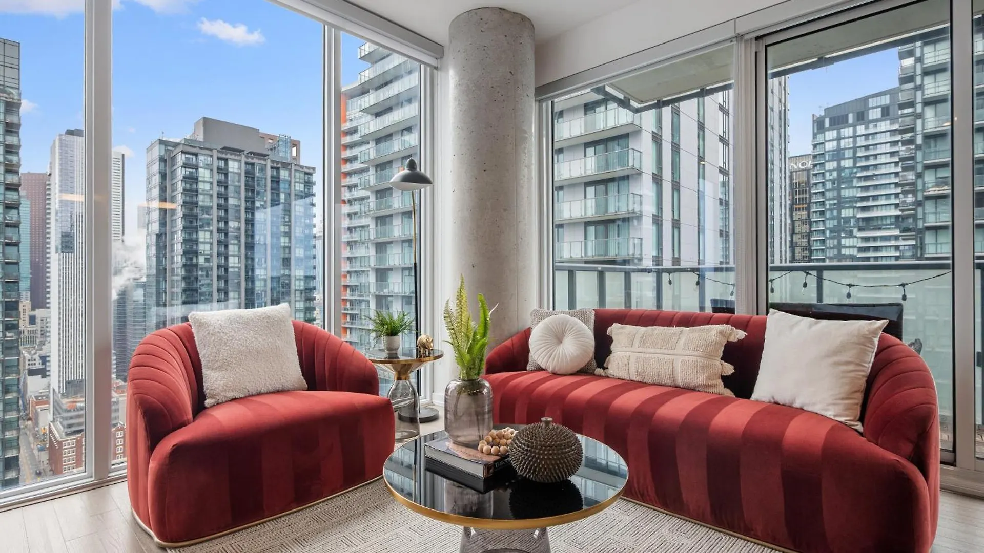 The Aventi Suites - Downtown Toronto - Across Tiff Bell Lightbox Kanada
